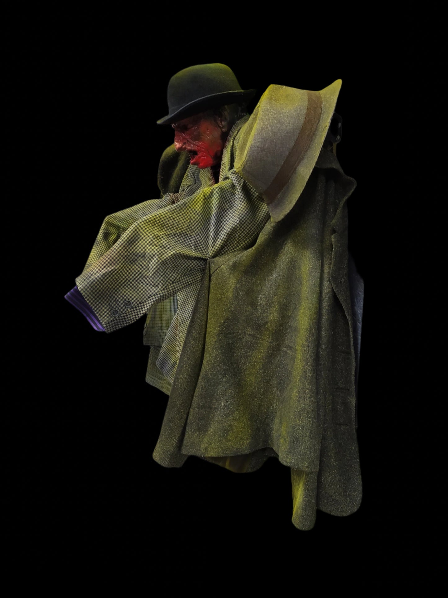 Moving animatronic life size "Hanger" for Haunted house, horror prop, halloween props, interactive, props replica