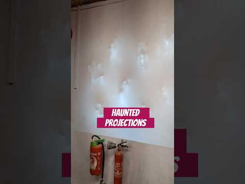 Gespenstische Projektionswand